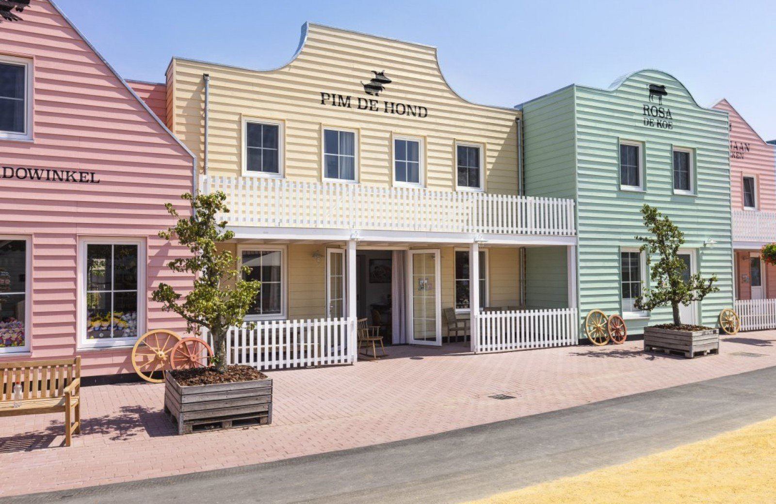 luxury Village Street (10 persons) Pim de Hond