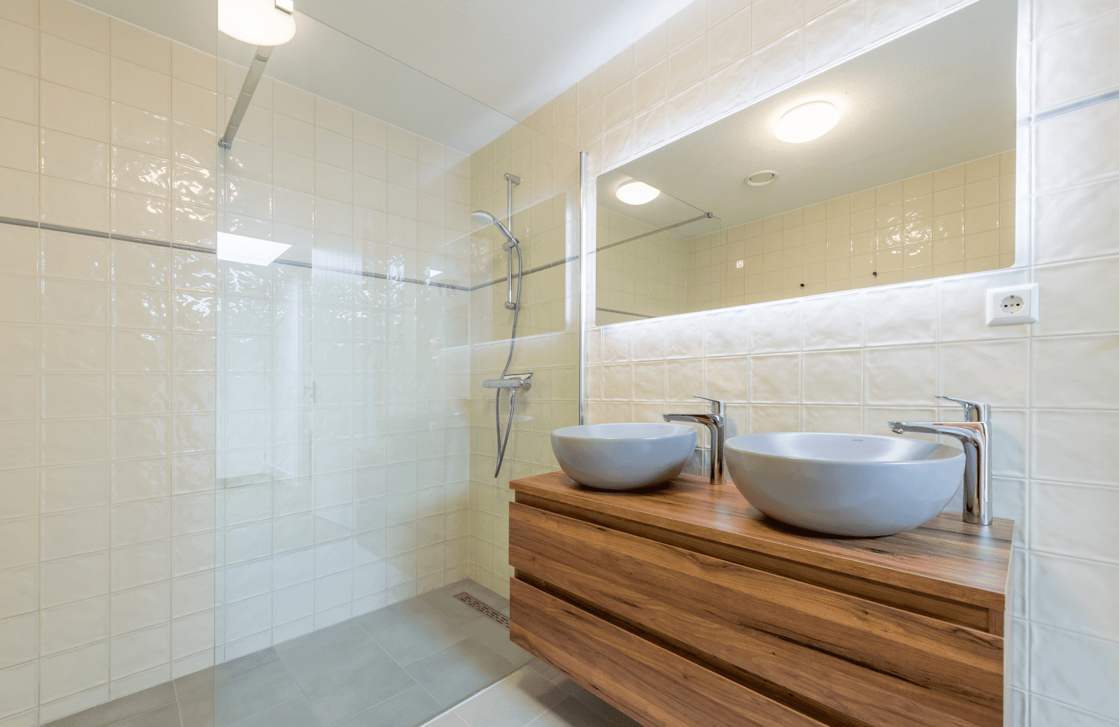 Badkamer 10 personen dorpsstraat familie resort molenwaard