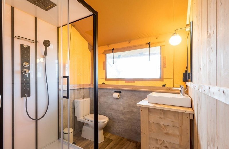 Badkamer avonturentent 6 personen