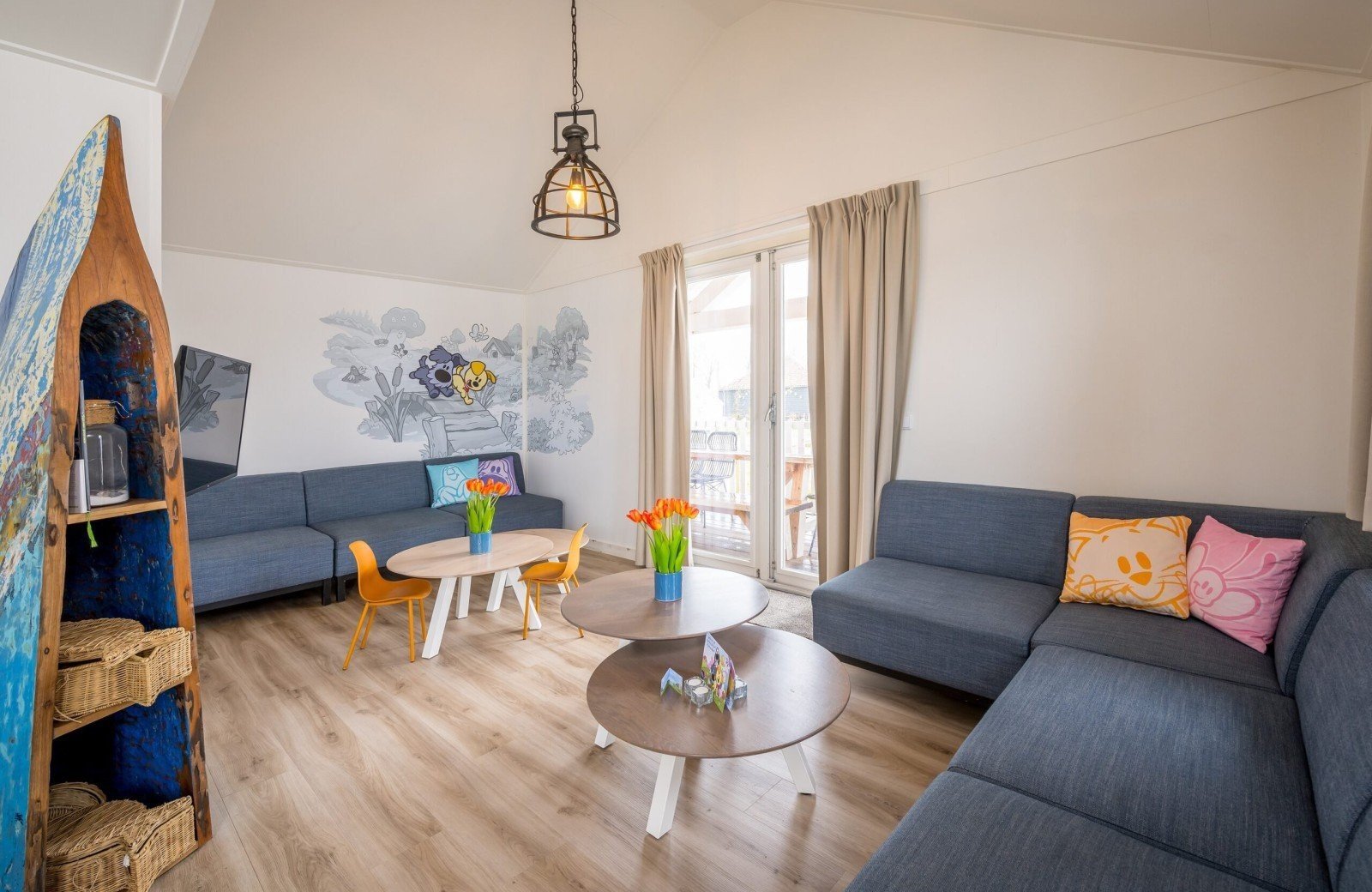 Interieur woezel en pip woonkamer familie resort molenwaard