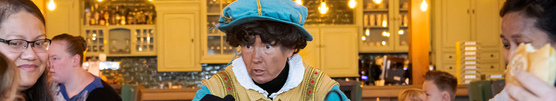 Piet sinterklaas familie resort molenwaard